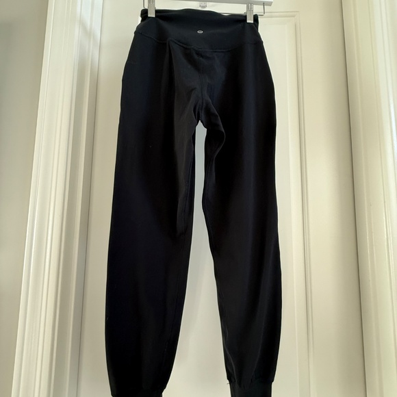 Lululemon Align High Rise Joggers, Black Size 4 - Picture 4 of 5